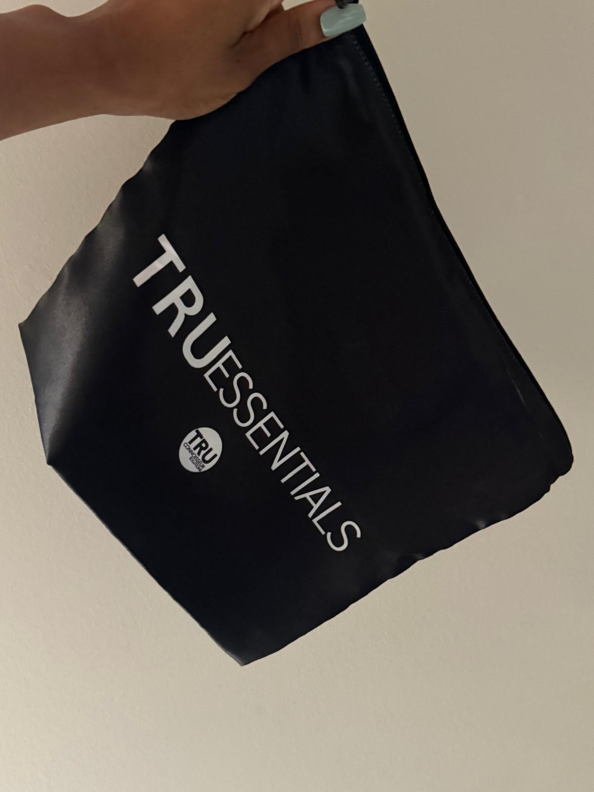 TRUEssentials Vanity Bag